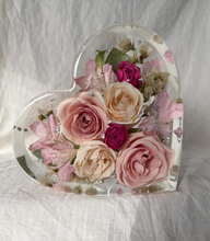 Load image into Gallery viewer, Resin Preserved Flowers in Heart Shape, for Home Decor, Gift for Him and Her, Valentine Gift