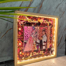 Load image into Gallery viewer, Beautiful Garland Resin Preservation, Flower Preservation with picture and without picture with light and without light