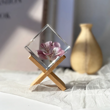 Load image into Gallery viewer, Floral Preservation |Garland Floral Preservation | Wedding Invitation Card Floral Preservation | Wedding Floral Preservation | Resin Floral Preservation | Bridal Bouquet Preservation | Resin Floral Block | Custom Bouquet Preservation