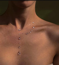 Load image into Gallery viewer, Resin Necklace, Handmade Dew Drop Necklace - Minimalist Water Drop Jewelry for Anniversary, Wedding, Birthday Gift, Party Wear, Queen Necklace, Handmade Resin Royal Necklace