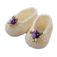 Load image into Gallery viewer, Unisex-Child Simple And Sweet Cream Crochet Baby Booties For 0-6 Months Baby
