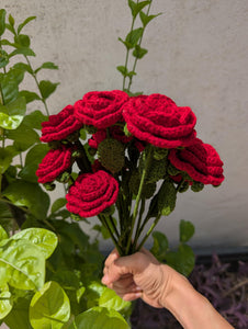Handmade Crochet Red Roses Bouquet, Artificial Forever Flowers, Gift for Anniversary, Birthday, Valentine's Day