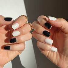 Black and White Short Length Plain Nail Art Artificial / Fake Nails / Press on Nails for Girls and Women