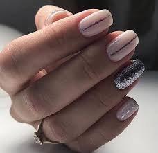 Rich Sober Tri-Shade Medium Length Nail Art Artificial / Fake Nails / Press on Nails for Girls and Women