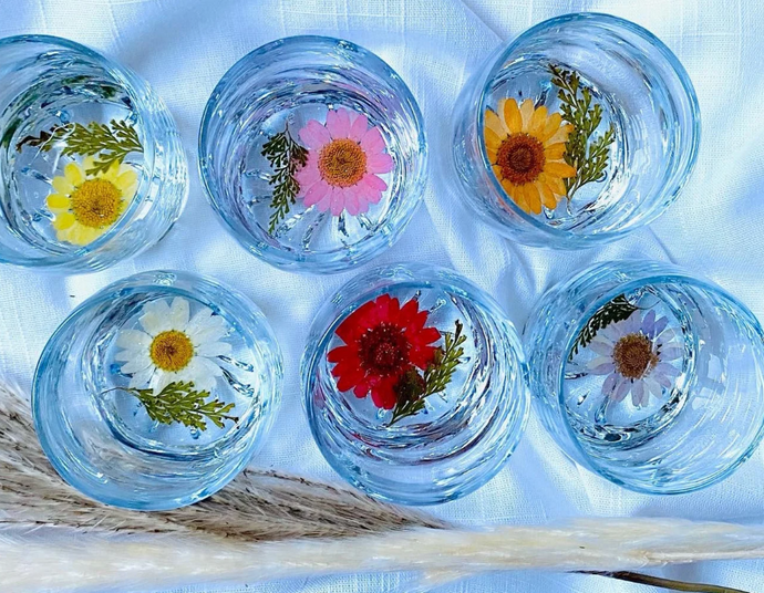 Flower Shot Glasses, Custom Shot Glasses, Resin Glasses with Dried Flowers in Bottom, Glasses for Bar- Set of 6 Glasses