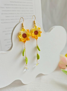 Earring Amigurumi/crochet stud earring/crochet-crochet/tiny crochet earring/Sunflower earring for Women/small sunflower stud