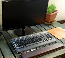 Load image into Gallery viewer, Keyboard wrist rest, ergonomic wrist support , Wrist Support for Keyboard, hand support for computer and laptop
