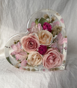 Resin Preserved Flowers in Heart Shape, for Home Decor, Gift for Him and Her, Valentine Gift