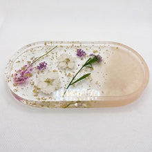 Load image into Gallery viewer, Dried Flower Resin Ring Dish with Gold Flakes, Handmade Jewelry Tray
