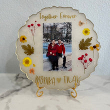 Load image into Gallery viewer, Custom Resin Photo Frame with Pressed Flowers, Personalized Gift
