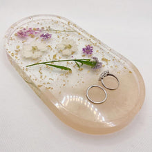 Load image into Gallery viewer, Dried Flower Resin Ring Dish with Gold Flakes, Handmade Jewelry Tray
