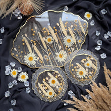 Load image into Gallery viewer, Luxury Handmade Dried Flower Resin Coaster &amp; Plate Set, Gift, Premium House Warming Gift, Anniversary Gift
