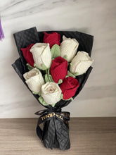 Load image into Gallery viewer, Crochet flower bouquet, Crochet Rose Gift, Crochet Flower, Crochet Bouquet Gift, Crochet Flower Desk Decor, Gift for Mom, Her, Friend
