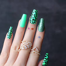 Premium Party Green Stains Nail Art Artificial / Fake Nails / Press on Nails for Girls and Women