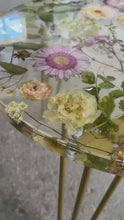 Load and play video in Gallery viewer, Flower Preserved Resin Side Table, Table with flowers Preserved , Custom flower Side Table, Bridal Flower Table , Resin Side Table, Real Flower Side Table
