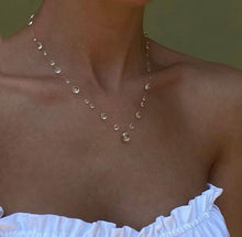 Load image into Gallery viewer, Resin Necklace, Handmade Dew Drop Necklace - Minimalist Water Drop Jewelry for Anniversary, Wedding, Birthday Gift, Party Wear, Queen Necklace, Handmade Resin Royal Necklace
