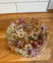 Load image into Gallery viewer, Epoxy Flower Preserved Bowl, Resin Flower Preserved Bowl, Epoxy / Resin Bowl, Premium Handmade Home accessories

